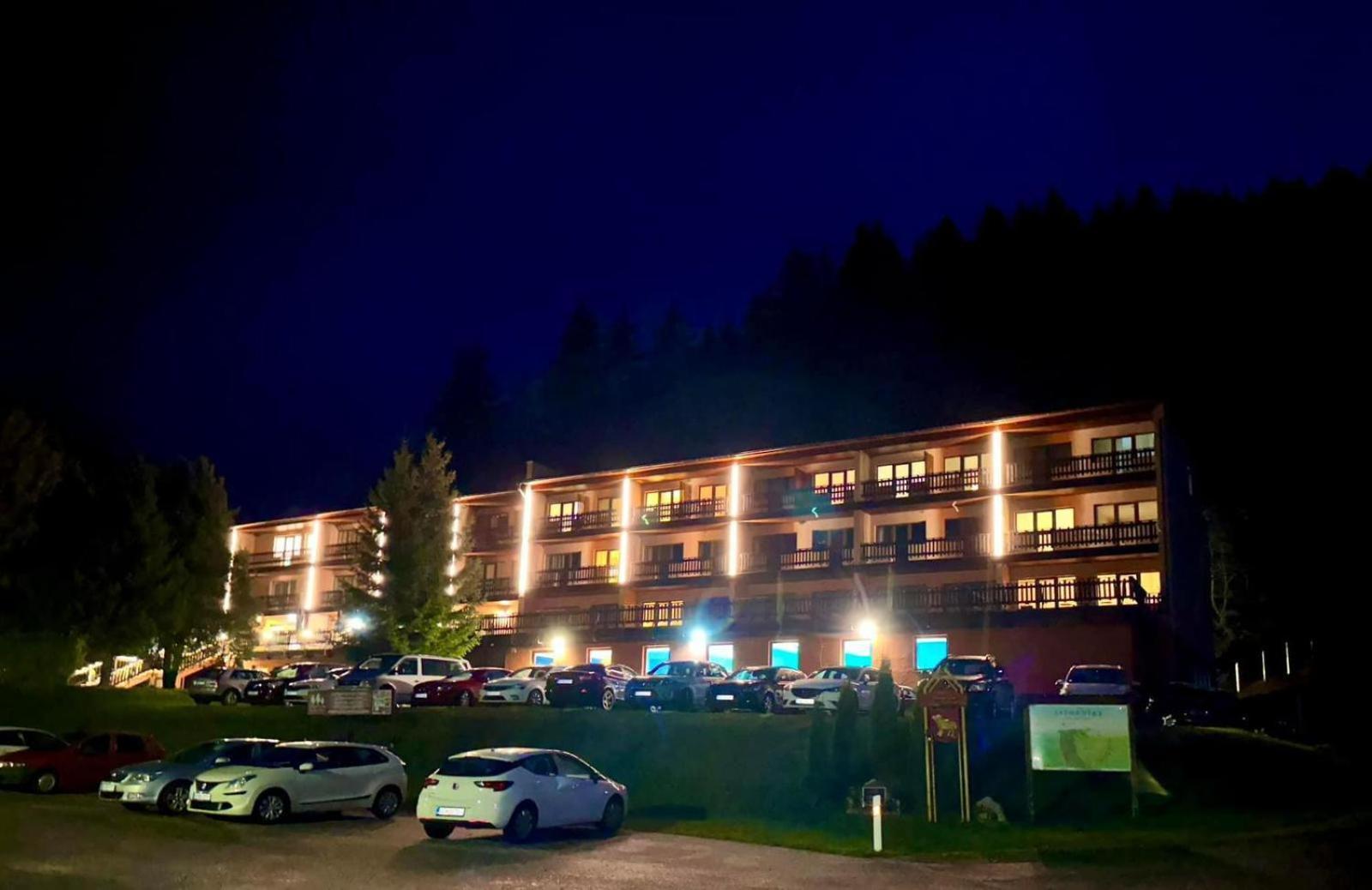 Papradno Horsky Hotel Podjavornik מראה חיצוני תמונה