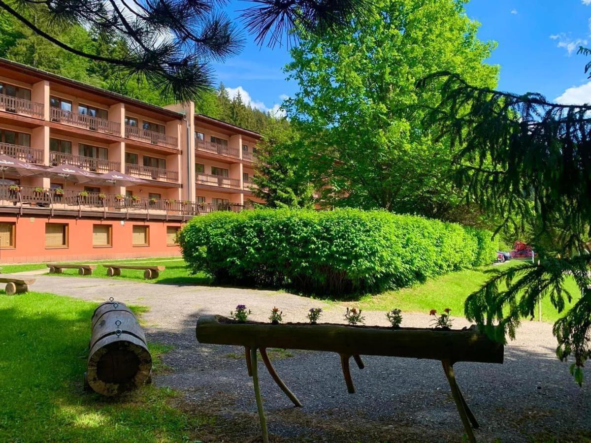 Papradno Horsky Hotel Podjavornik מראה חיצוני תמונה
